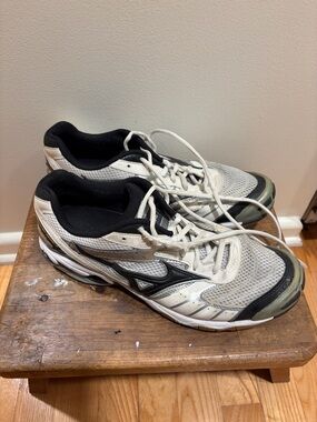 Mizuno Wave Bolt Sneakers